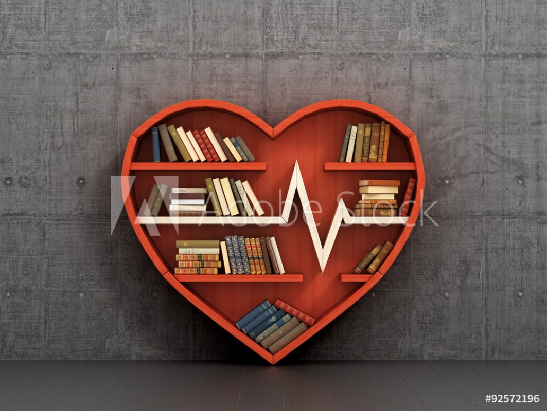 Afbeeldingen van Concept of training Wooden bookshelf in form of heart on the co